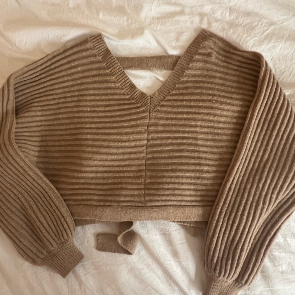 BACKLESS SWEATER